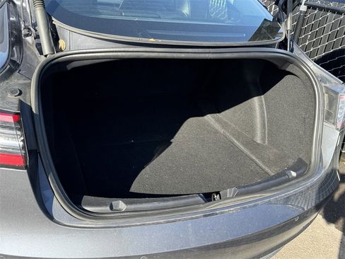 Used 2022 Tesla Model 3 Standard Range image 19