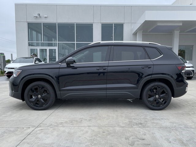 New 2025 Volkswagen Taos SE FWD image 5
