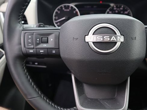 Certified 2025 Nissan Rogue SV AWD/4WD image 19