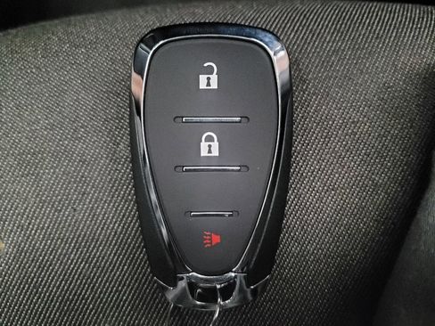 Used 2020 Chevrolet Equinox LT image 32