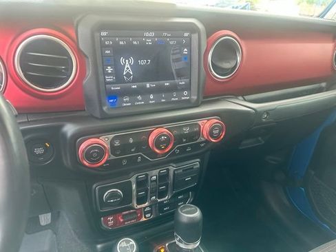 Used 2020 Jeep Gladiator Rubicon w/ Dual Top Group AWD/4WD image 27