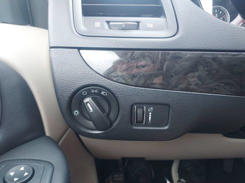 Used 2015 Dodge Grand Caravan SXT FWD image 22