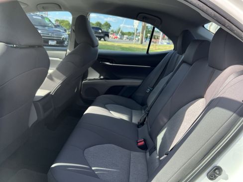 Used 2020 Toyota Camry LE FWD image 23