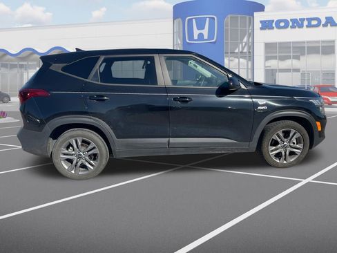 Used 2022 Kia Seltos LX image 10