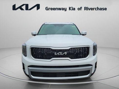Certified 2025 Kia Telluride EX w/ EX Captain's Chair Package FWD image 2