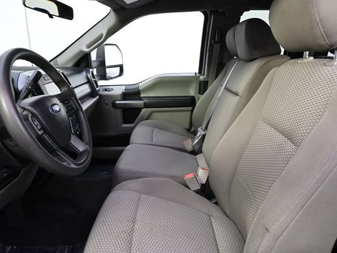 Used 2018 Ford F250 XLT w/ XLT Value Package image 13