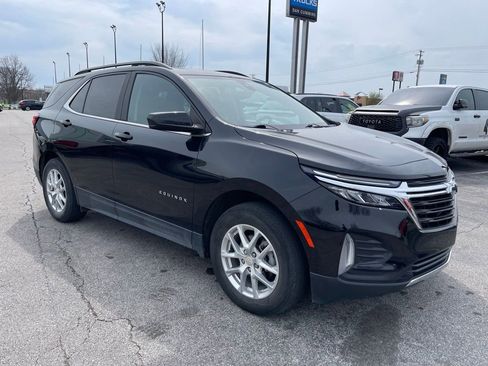 Used 2022 Chevrolet Equinox LT image 2