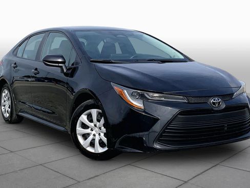 Used 2024 Toyota Corolla LE FWD image 3