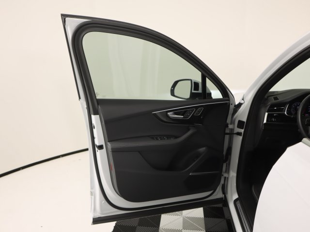 Certified 2025 Audi Q7 3.0T Prestige w/ Prestige Package AWD/4WD image 10