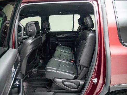 Used 2022 Jeep Wagoneer Series II image 16