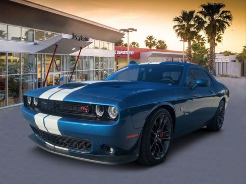 Used 2022 Dodge Challenger R/T Scat Pack image 6