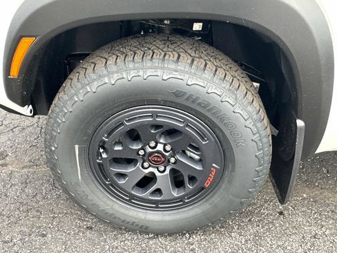 New 2026 Nissan Frontier PRO-4X w/ Tow Package AWD/4WD image 9