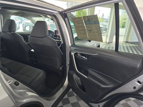 Used 2024 Toyota RAV4 XLE image 38