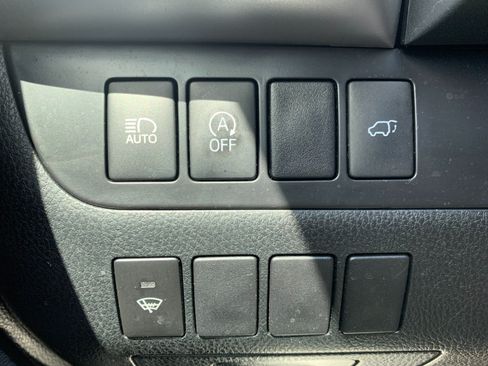 Used 2019 Toyota Highlander SE AWD/4WD image 16