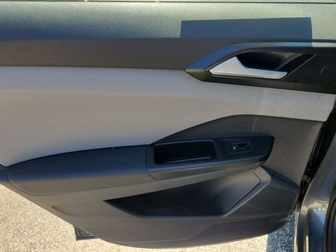 Used 2023 Volkswagen Taos S image 10