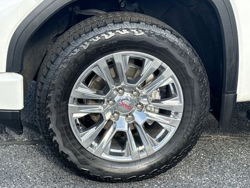 Used 2024 GMC Sierra 1500 Denali w/ Technology Package AWD/4WD image 17