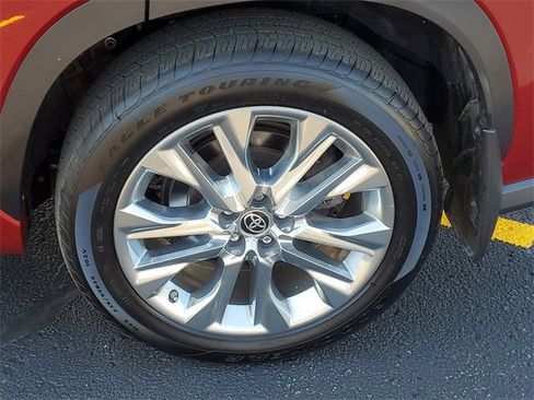 Used 2023 Toyota Highlander Limited image 5