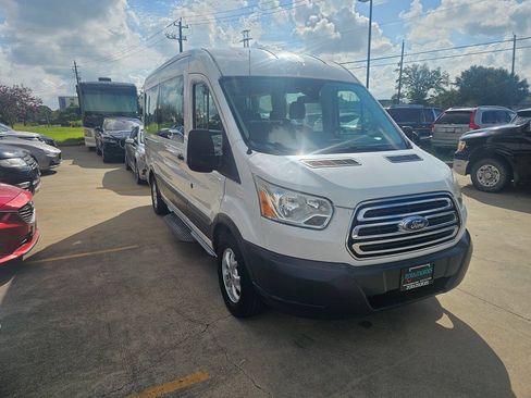 Used 2016 Ford Transit 350 XLT RWD image 4