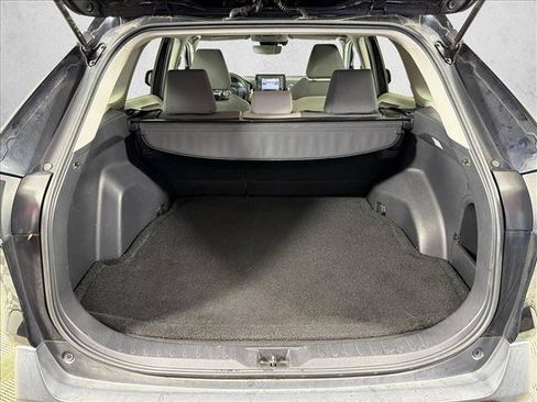 Used 2020 Toyota RAV4 XLE AWD/4WD image 18
