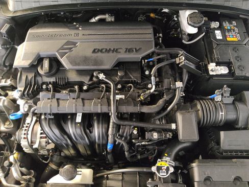 Used 2025 Hyundai Elantra SE FWD image 30