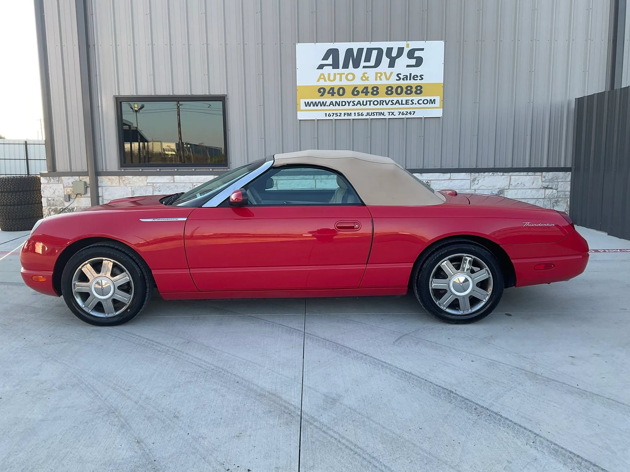 Used 2005 Ford Thunderbird RWD image 4