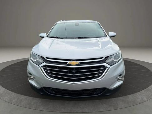 Used 2018 Chevrolet Equinox Premier FWD image 3