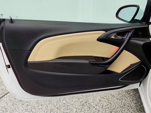 Used 2018 Buick Cascada Premium image 11