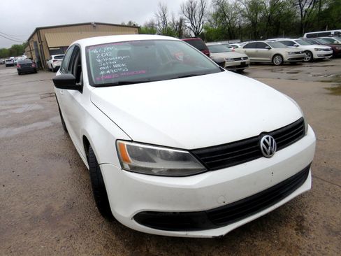 Used 2012 Volkswagen Jetta S image 3