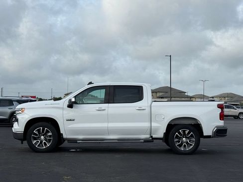 Used 2022 Chevrolet Silverado 1500 LT RWD image 2