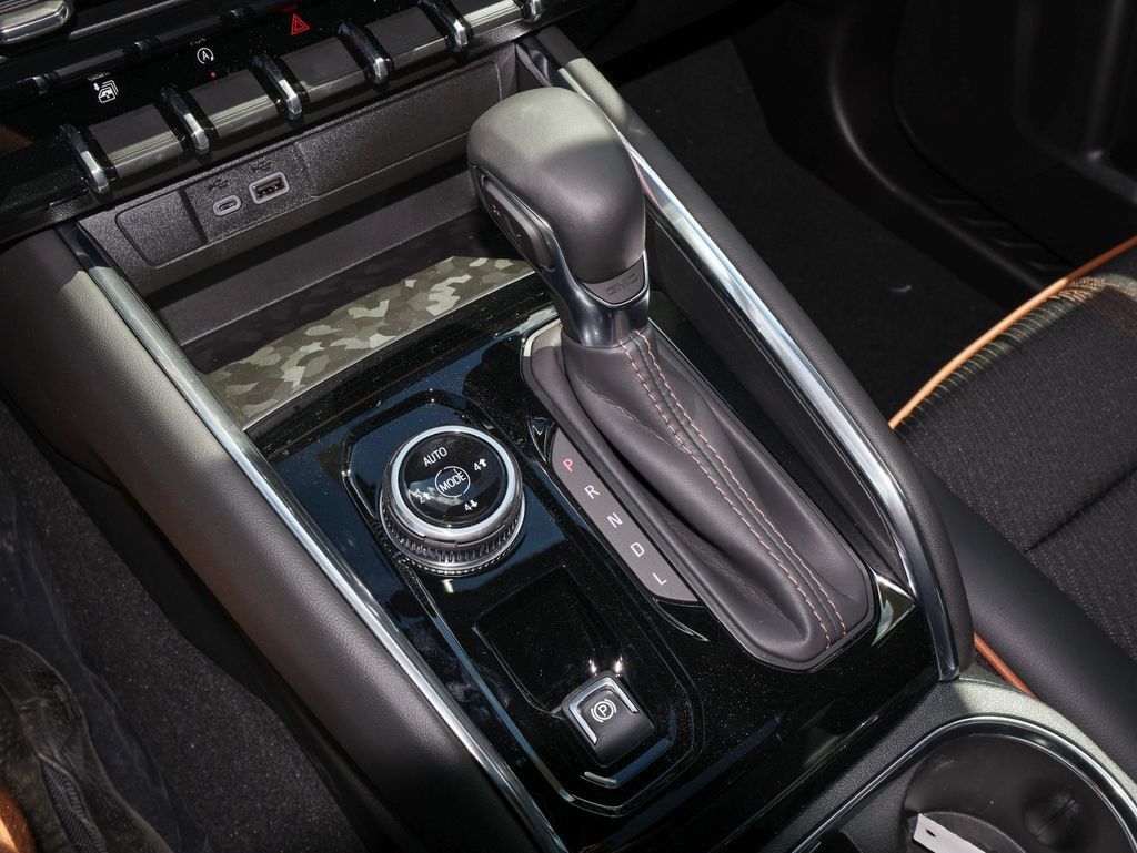 New 2026 GMC Canyon AT4 w/ Technology Plus Package AWD/4WD image 27