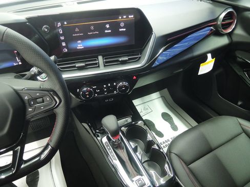 New 2026 Chevrolet Trax RS w/ Driver Confidence Package FWD image 15