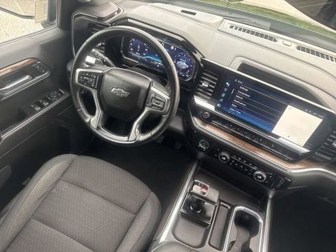 Used 2023 Chevrolet Silverado 1500 RST w/ Z71 Off-Road Package AWD/4WD image 34