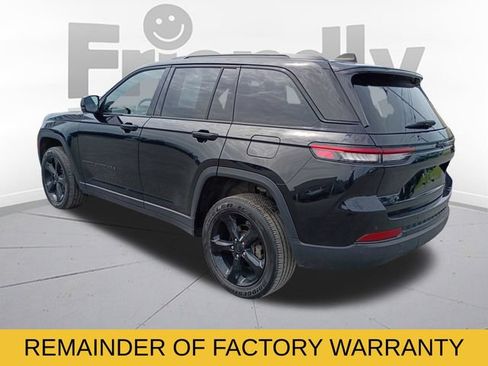 Used 2023 Jeep Grand Cherokee Altitude AWD/4WD image 9