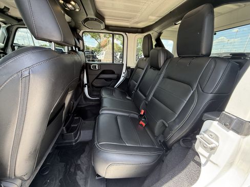 Used 2020 Jeep Wrangler Unlimited Sahara AWD/4WD image 28