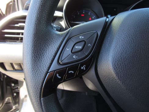 Used 2021 Toyota C-HR LE FWD image 23