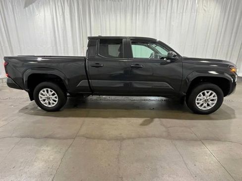 Certified 2024 Toyota Tacoma SR5 AWD/4WD image 3