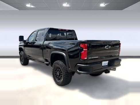 Certified 2026 Chevrolet Silverado 2500 ZR2 AWD/4WD image 3