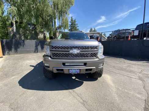 Used 2013 Chevrolet Silverado 2500 LTZ w/ LTZ Plus Package AWD/4WD image 9