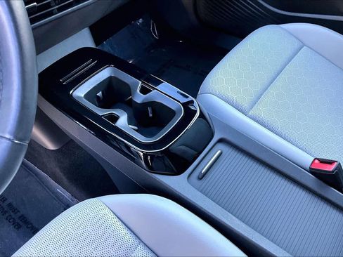 Used 2022 Volkswagen ID.4 Pro S image 16