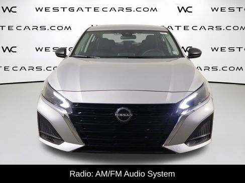 Used 2025 Nissan Altima 2.5 SV image 2