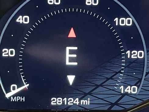 Used 2025 GMC Sierra 1500 SLT image 6