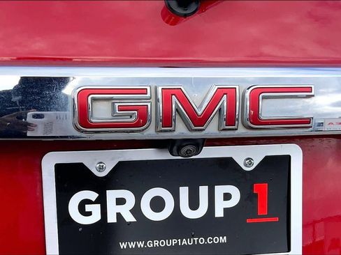 Used 2021 GMC Acadia SLE image 9