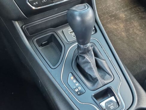 Used 2022 Jeep Cherokee Latitude Lux w/ Sun & Sound Group FWD image 33