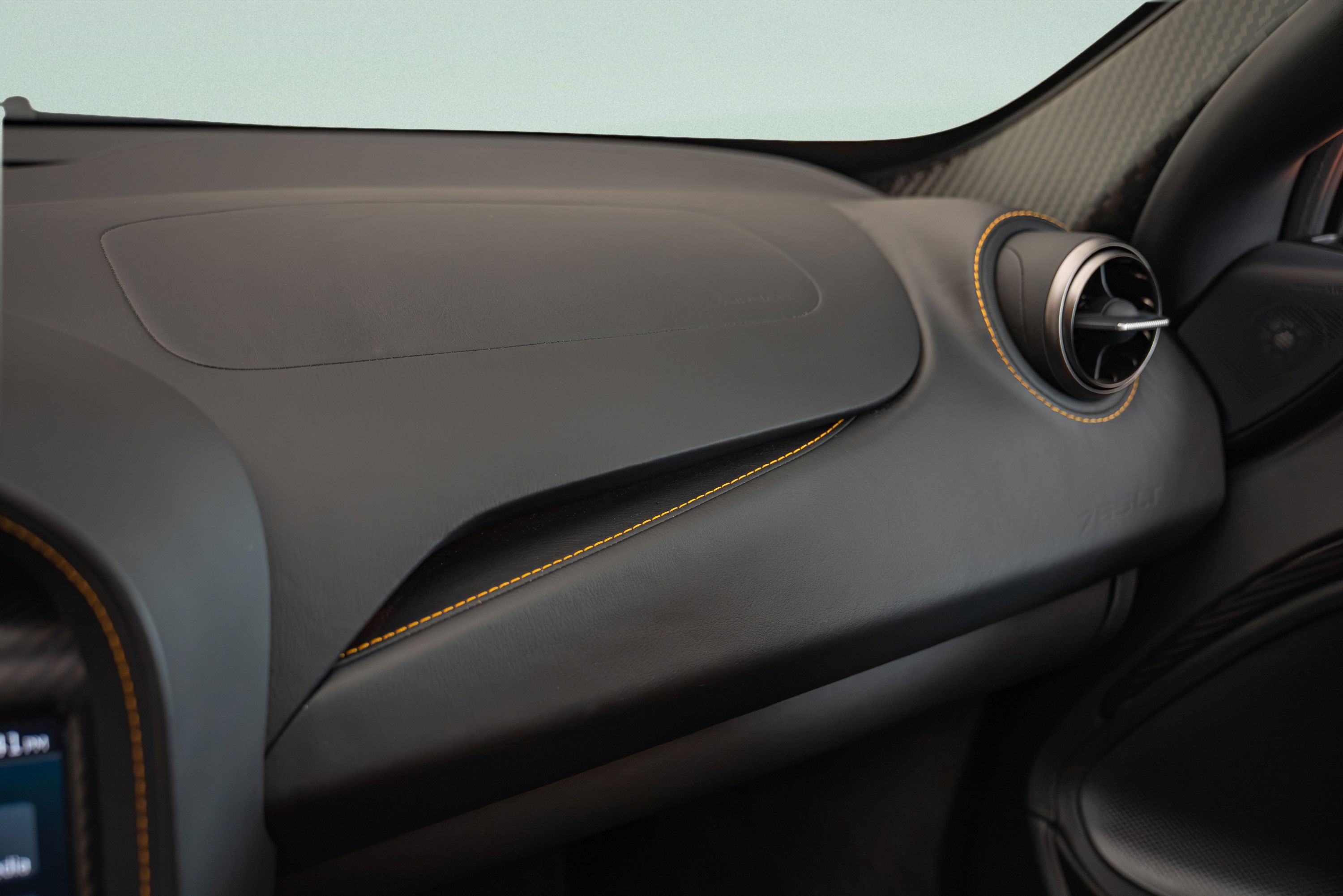 Used 2021 McLaren 765LT RWD image 17