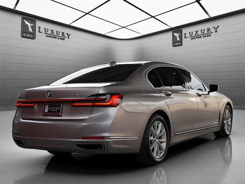 Used 2020 BMW 740i xDrive 740i xDrive image 4