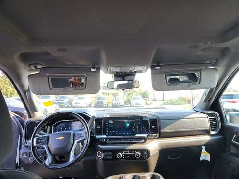 Used 2024 Chevrolet Silverado 2500 LT image 24