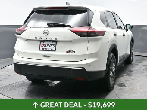 Used 2024 Nissan Rogue S AWD/4WD image 13