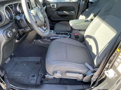 Used 2023 Jeep Wrangler Sport S image 15