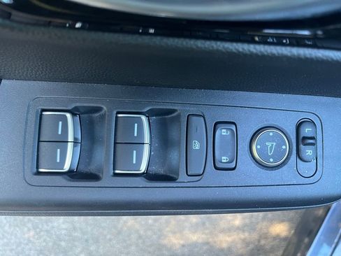 Used 2023 Honda CR-V EX-L image 9