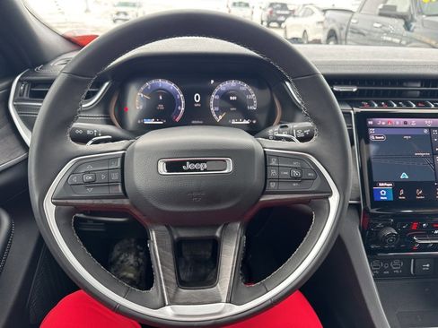 Certified 2024 Jeep Grand Cherokee L Limited w/ Luxury Tech Group II image 12